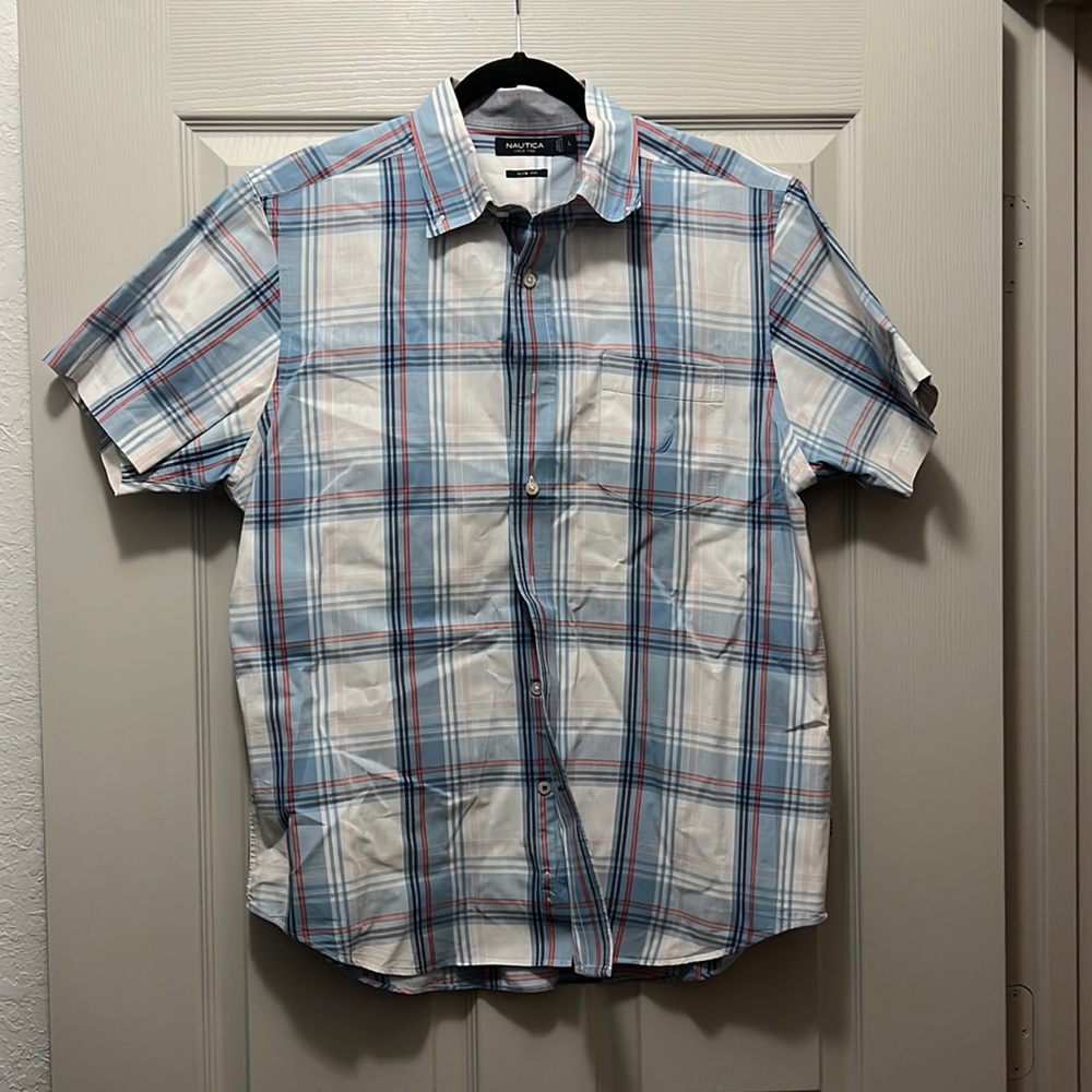 Pastel plaid, Nautica short sleeve dress shirt. Size L.